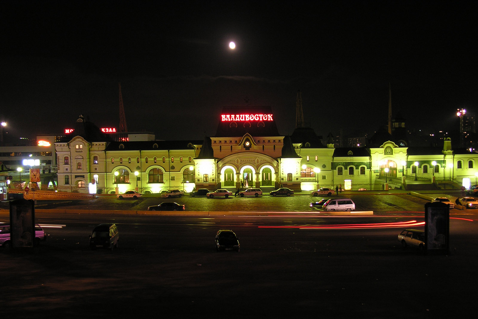 Вокзал ночью